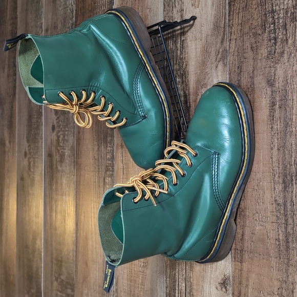 Dr. Martens Shoes - Dr. Martens Vintage 1460 Made in England Lace Up Boots Smooth Green Leather 9.0